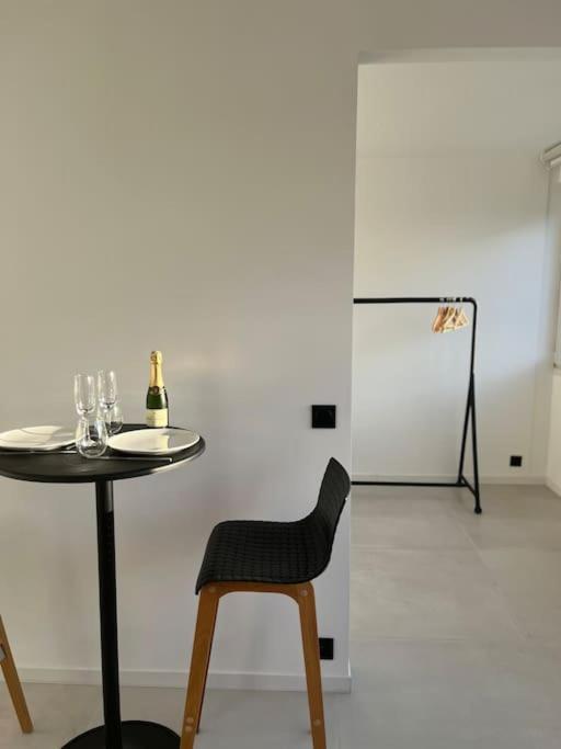 Suite « Body Love » - Jacuzzi Privatif Créteil Exterior foto